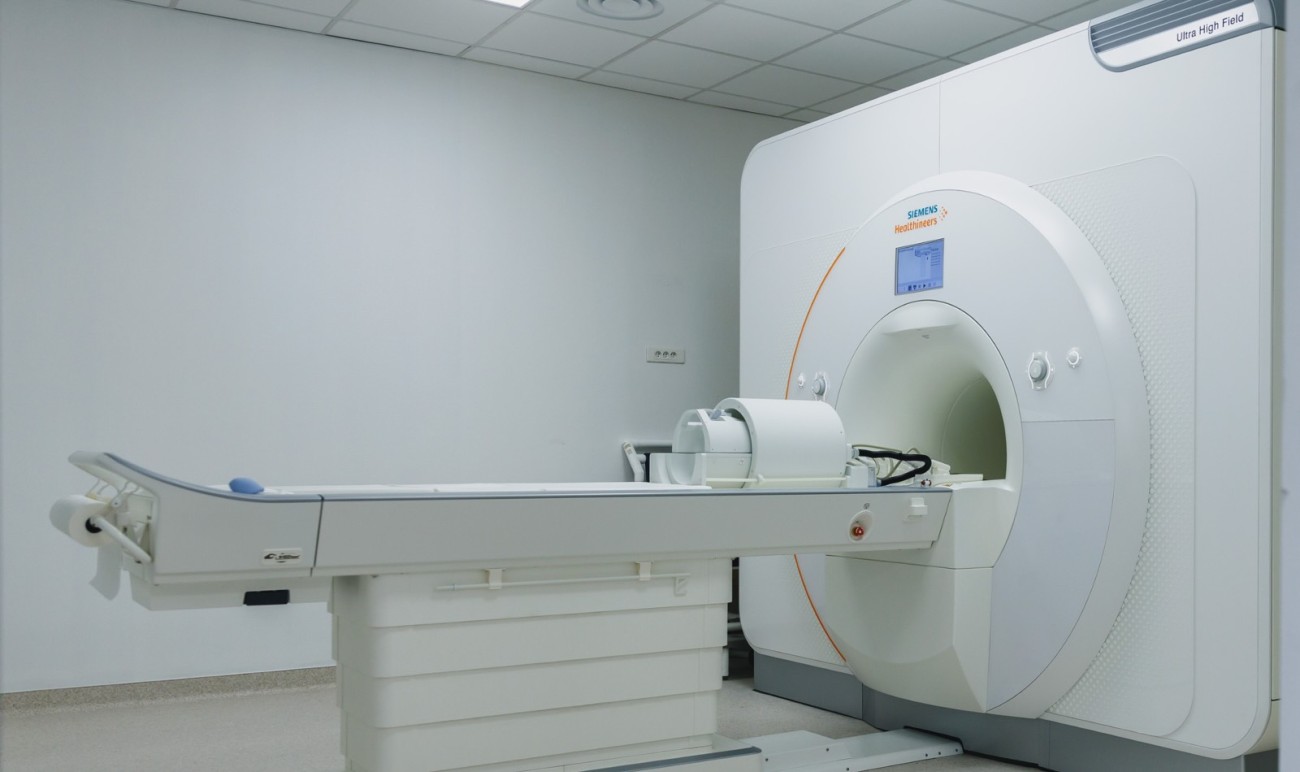 Une IRM 7 Tesla à l’Institut du Cerveau : la haute technologie au ...