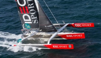 Francis Joyon, skipper de l'ultime IDEC Sport, à l'entrainement au large de Belle-Ile avant le départ de la Route du Rhum Destination Guadeloupe 2018, le 7 octobre 2018, Photo : Jean-Marie Liot / Alea