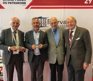 De gauche à droite: Gérard SAILLANT - Président de l’Institut du Cerveau - ICM. David FINCK - Directeur Général d’Euryale AM. Guy-Raymond COHEN – Vice-Président de l’ANACOFI – Président du Jury du Grand Prix. Jean-Pierre MARTEL – Membre Fondateur de l’Institut du Cerveau - ICM